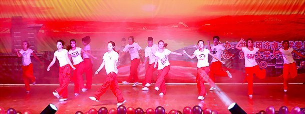 濟南大學2012年“慶國慶·迎新生”文藝晚會隆重舉行