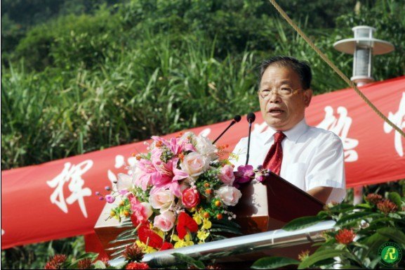 中山大學(xué)南方學(xué)院2012級學(xué)生軍訓(xùn)閱兵式暨總結(jié)表彰大會順利舉行