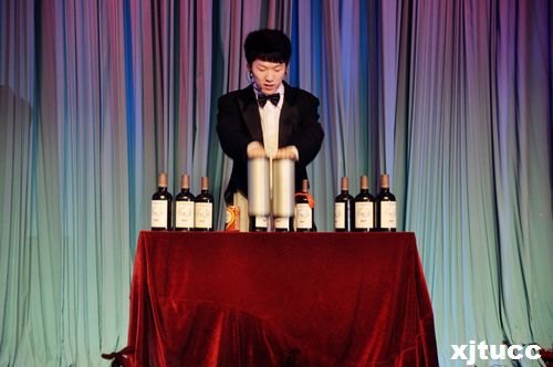 青春踏歌,夢想起航——西安交通大學(xué)城市學(xué)院2012迎新生晚會圓滿落幕