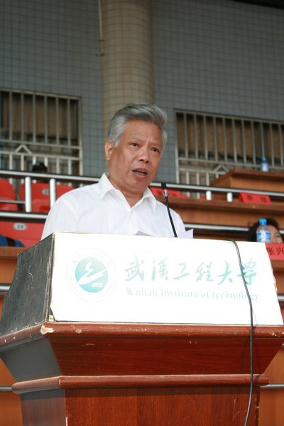 2012級新生軍訓閱兵暨總結大會順利舉行