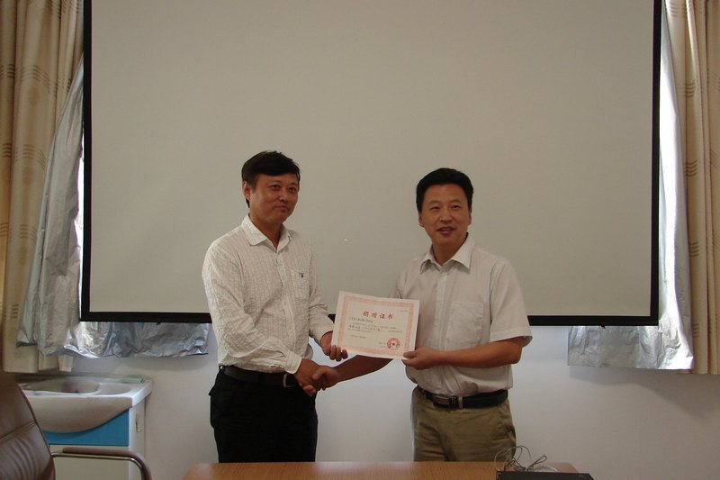萬華生態板業股份有限公司向湖北工業大學捐贈實驗設備
