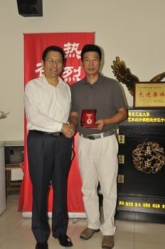 校黨委副書記傅洪濤接見藝術設計學院杰出校友楊紅春、盛光潤