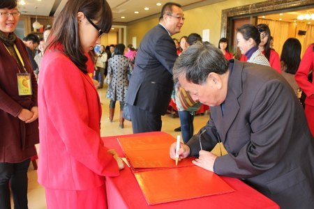 校慶專題:園林學院志愿者熱情接待校友
