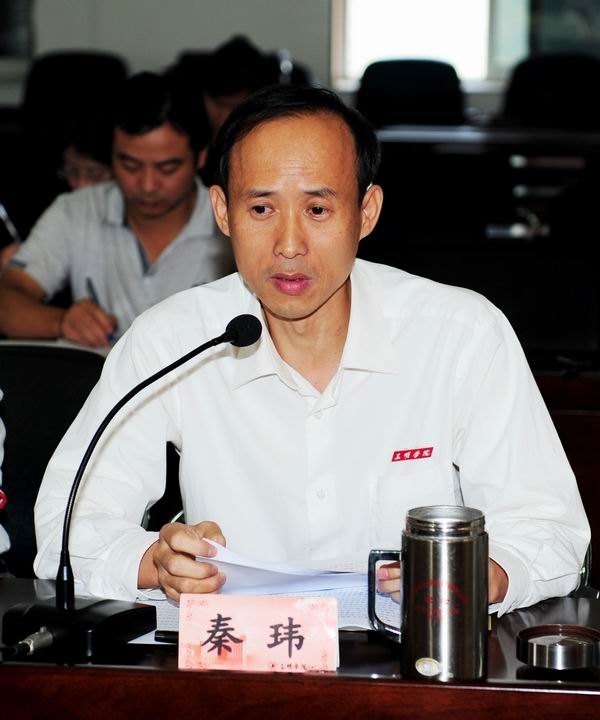 學校黨委召開推進創先爭優“156”長效機制座談會