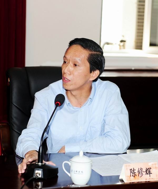 學校黨委召開推進創先爭優“156”長效機制座談會