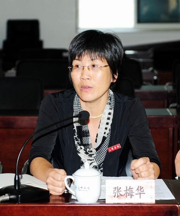 學校黨委召開推進創先爭優“156”長效機制座談會