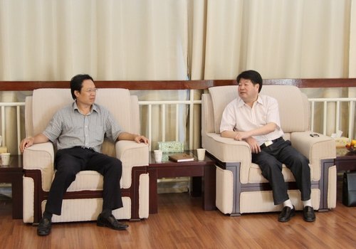 臺州日報(bào)社領(lǐng)導(dǎo)來校考察交流