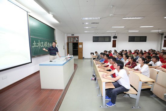 南京理工大學泰州科技學院各專業陸續開展新生專業介紹