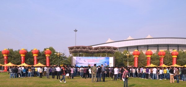 鄭州職業(yè)技術(shù)學(xué)院舉行2013屆畢業(yè)生校園招聘會暨就業(yè)啟動儀式
