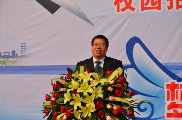 鄭州職業(yè)技術(shù)學(xué)院舉行2013屆畢業(yè)生校園招聘會暨就業(yè)啟動儀式