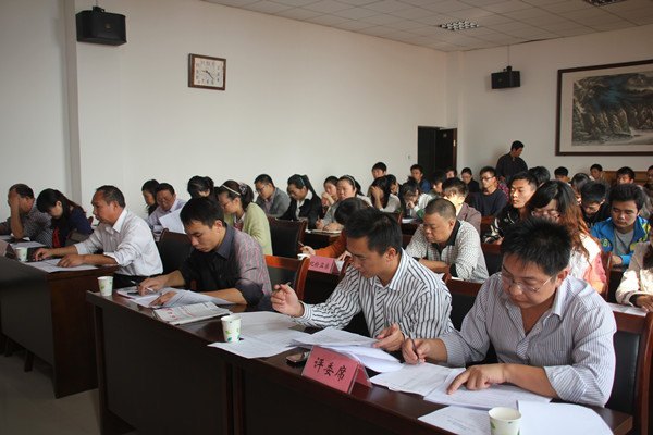 鄭州職業技術學院舉行2012—2013學年國家獎學金評選大會
