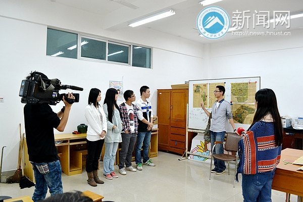 湖南經視記者來校采訪“豆沙包”