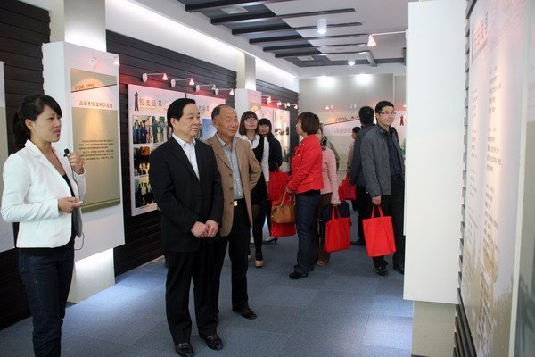 《鄭州教育》通訊員會議在鄭州職業技術學院召開