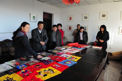 省特色文化研究基地建設(shè)情況檢查組蒞臨通化師范學(xué)院進(jìn)行工作檢查