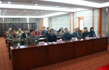 河海大學(xué)文天學(xué)院組織全院中層以上干部集中收看中國共產(chǎn)黨第十八次全國代表大會開幕式