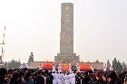 鄭州大學開展祭掃烈士墓暨新黨員入黨宣誓活動