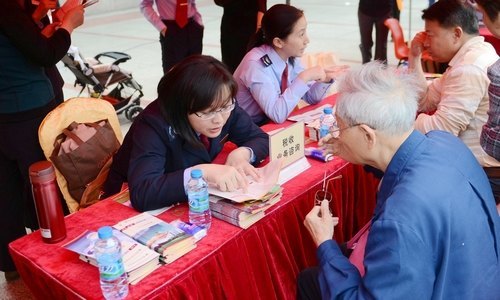 惠州學(xué)院與市地稅局共啟“情系惠民,關(guān)注稅法”2013年稅收宣傳系列活動