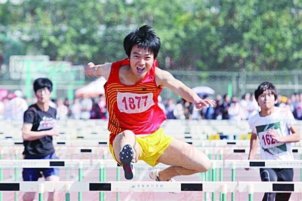 藍色快報:煙大學子征集照片舉辦攝影展,定格港城生活精彩瞬間