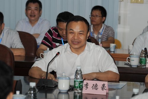 廣東省高校管理學(xué)院院長高峰論壇在廣東石油化工學(xué)院舉行