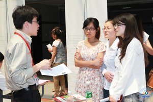 莒縣人民政府、濟南大學全面戰略合作簽字儀式暨人才招聘現場會在濟南大學舉行