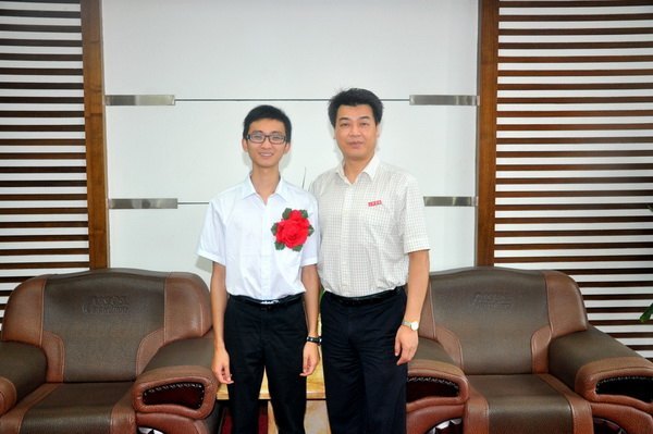 馬國防書記接見團十七大代表曹陽飛宇