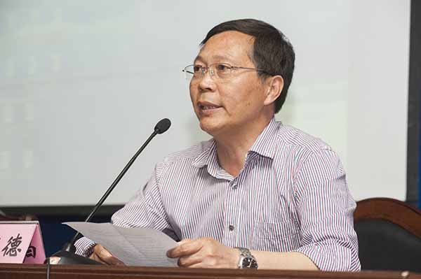 中國藏學(xué)研究中心原黨組書記朱曉明研究員來校講學(xué)