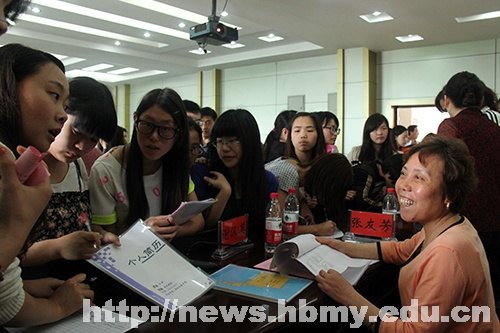 湖北省2013年“三支一扶”基層計生服務招聘會在湖北民族學院舉行
