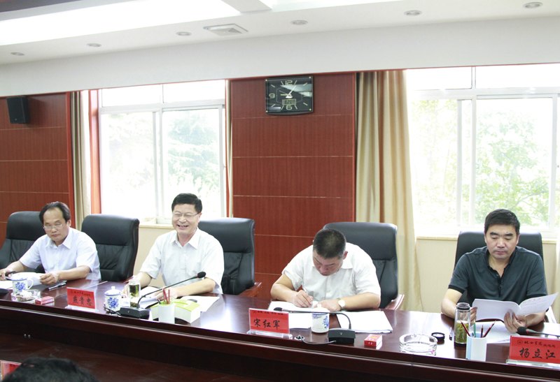 省教育廳和六安市“集中開展安全生產(chǎn)大檢查”督查組分別來校檢查指導(dǎo)工作