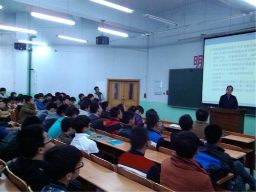 固高香港公司孫大衛為電氣與信息工程學院師生作報告固高香港公司孫大衛為電氣與信息工程學院師生作報告