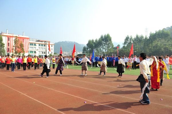 三明學(xué)院第八屆“動(dòng)感地帶杯”田徑運(yùn)動(dòng)會(huì)隆重開(kāi)幕