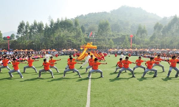 三明學(xué)院第八屆“動(dòng)感地帶杯”田徑運(yùn)動(dòng)會(huì)隆重開(kāi)幕