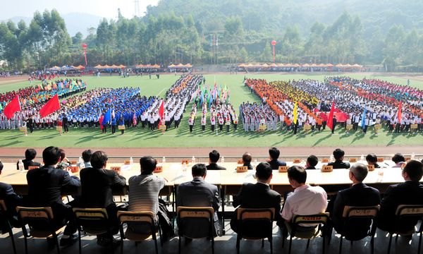 三明學(xué)院第八屆“動(dòng)感地帶杯”田徑運(yùn)動(dòng)會(huì)隆重開(kāi)幕