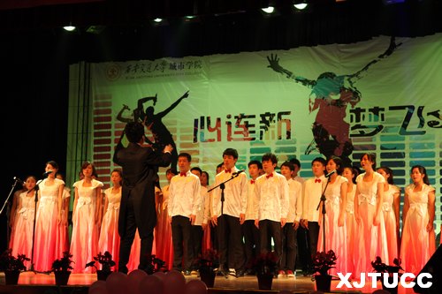 BwyoungͨW(xu)ЌW(xu)Ժ2013ӭAMĻ