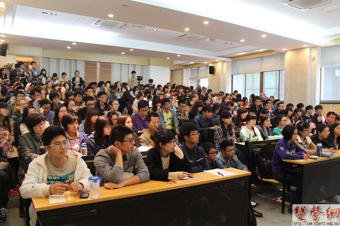 香港浸會(huì)大學(xué)卓伯棠教授受邀訪問南京藝術(shù)學(xué)院并達(dá)成合作意向