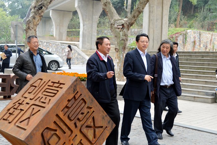省委常委南京市委書記楊衛澤來校作主題演講