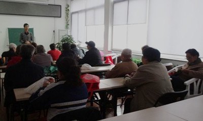 信息學(xué)院黨員走進(jìn)社區(qū)開展計(jì)算機(jī)培訓(xùn)