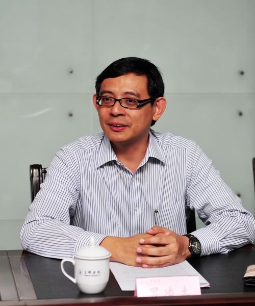 新加坡駐廈門總領事羅德杰一行來校參訪