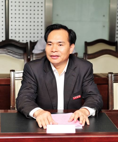 新加坡駐廈門總領事羅德杰一行來校參訪