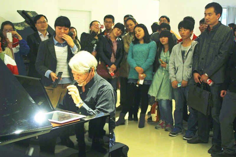 三峽大學科技學院學生團干到柏斯音樂集團的長江鋼琴廠參觀學習