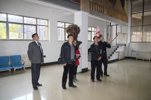平遙現代工程技術學校副校長郝英明一行來山東旅游職業學院參觀考察