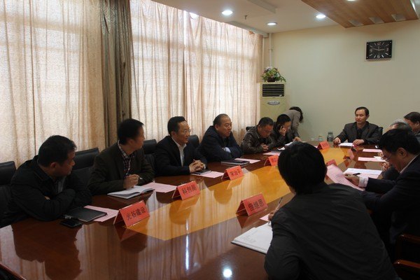 武漢市委常委、東湖高新區(qū)黨工委書記胡立山來校調(diào)研