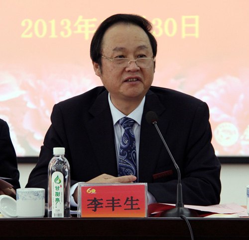 【60周年校慶專題】賓朋校友齊聚一堂 共商學(xué)校發(fā)展大計(jì)——廣西師范學(xué)院召開改革與發(fā)展座談會(huì)