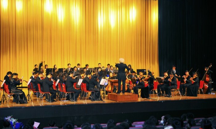 金陵學院舉辦“慶祝南京大學浦口校區(qū)啟用20周年暨金陵學院成立15周年交響音樂會”