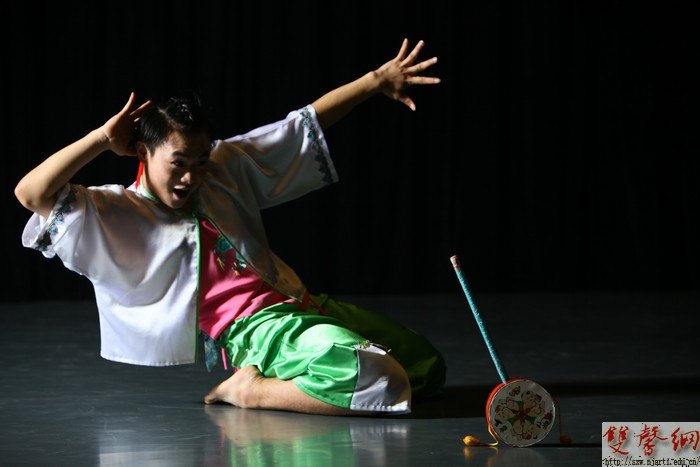 【視頻】古心個(gè)人舞蹈作品專(zhuān)場(chǎng)演出獲好評(píng)