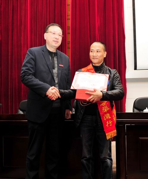 三明市優(yōu)秀企業(yè)家資助三明學(xué)院家庭經(jīng)濟(jì)困難學(xué)生50萬元