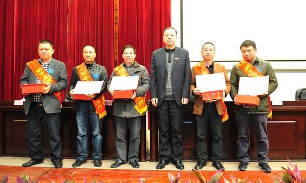 三明市優(yōu)秀企業(yè)家資助三明學(xué)院家庭經(jīng)濟(jì)困難學(xué)生50萬元