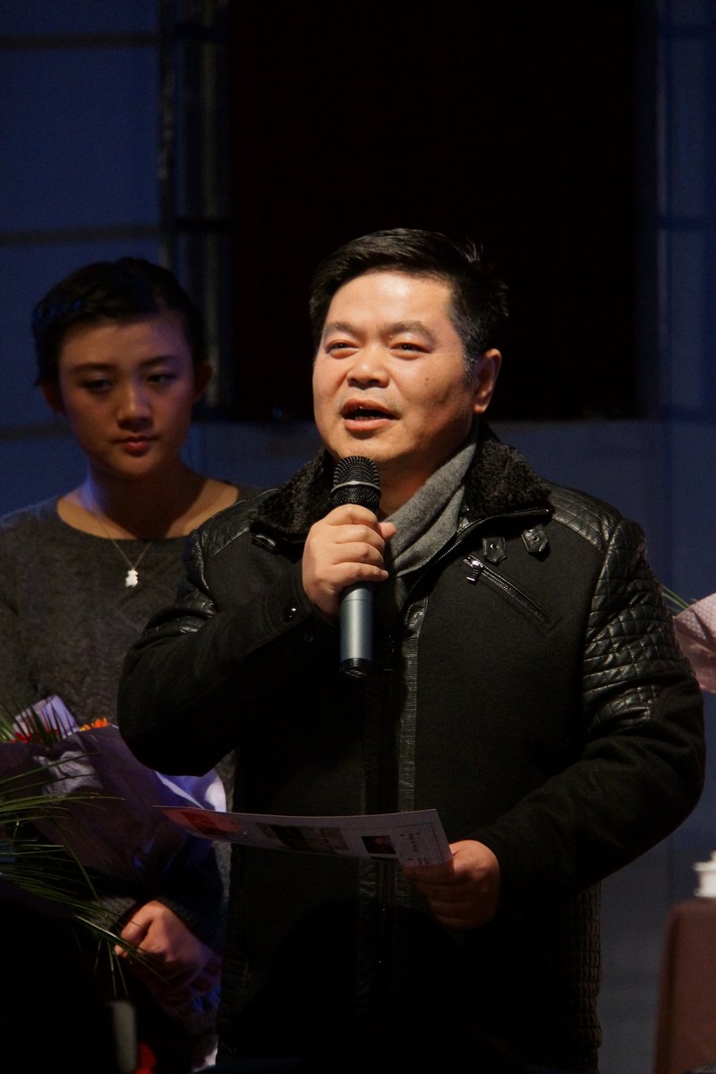 金陵學(xué)院學(xué)生自編自演話劇《有雷無雨》