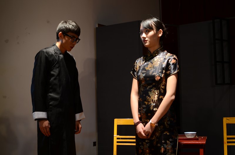 金陵學(xué)院學(xué)生自編自演話劇《有雷無雨》