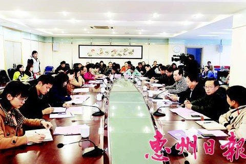【惠州日?qǐng)?bào)】市委宣傳部市文明局惠州學(xué)院舉辦學(xué)習(xí)趙喜昌研討會(huì)