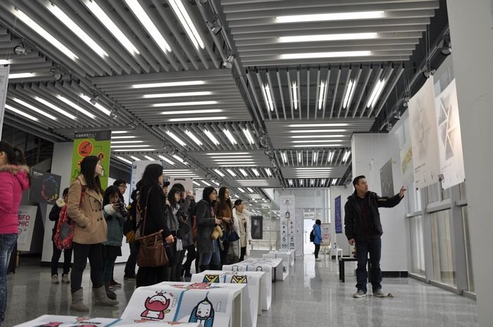 設(shè)計(jì)學(xué)院舉辦“讀圖時(shí)代--平面設(shè)計(jì)課程展”
